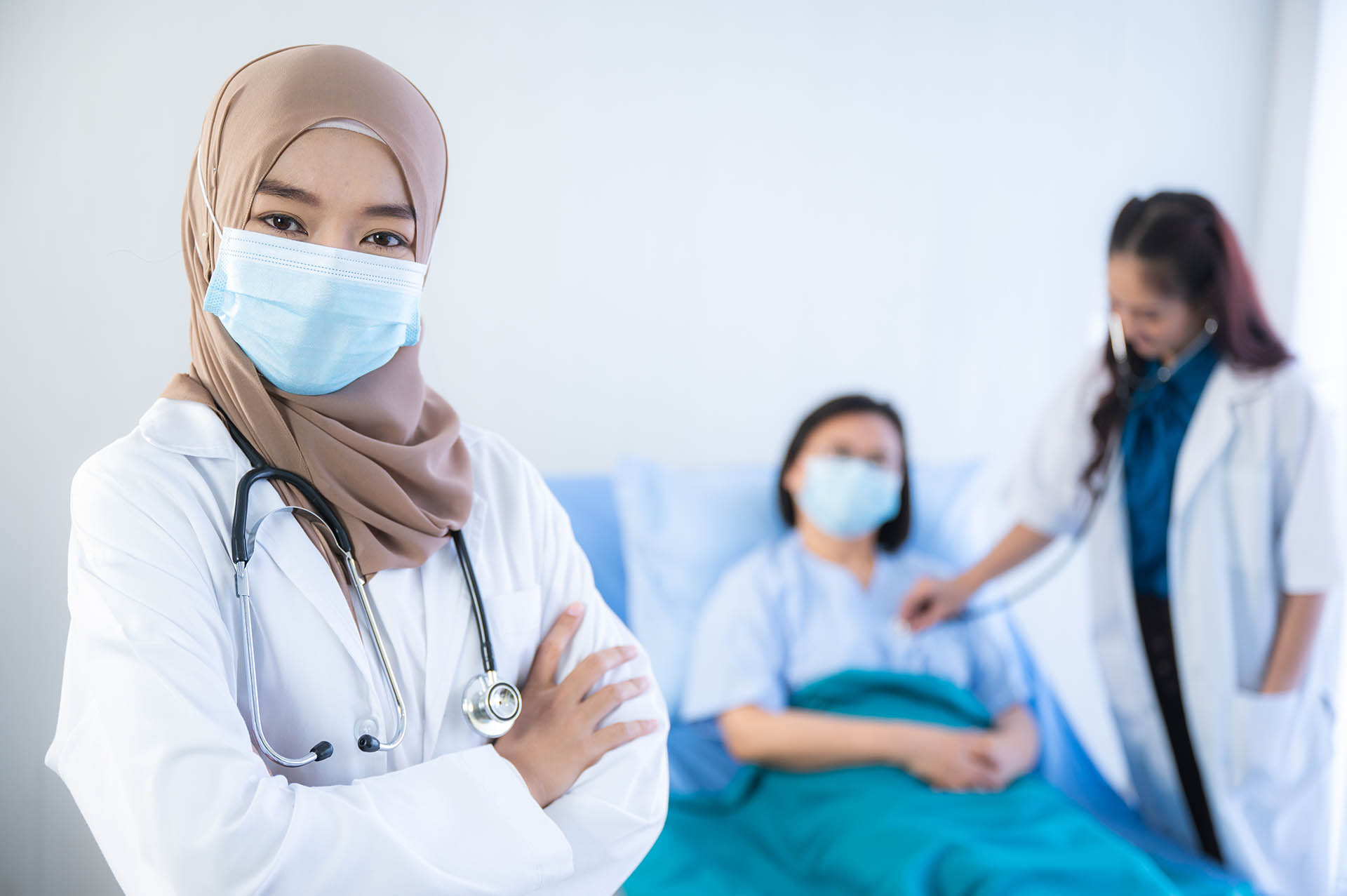 muslim-asian-woman-doctor-professional-muslim