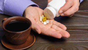 قهوه را با چه داروهایی نباید خورد